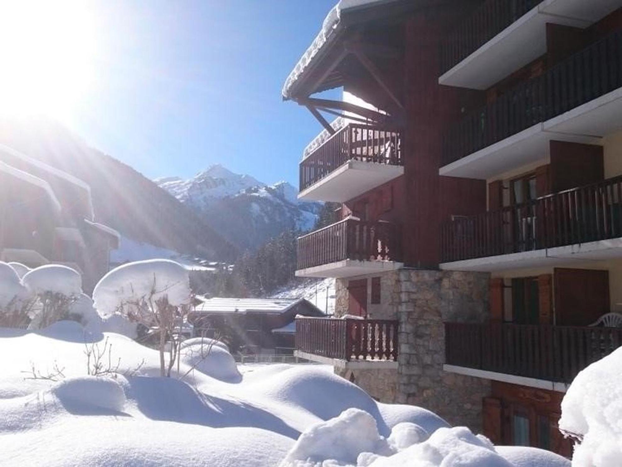Appartement Cosy Pour 4, Au Coeur Du Village, Proche Des Pistes Et Avec Piscine Estivale - Fr-1-342-173 Arêches Kültér fotó